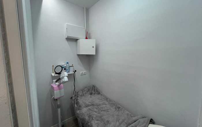 Traspaso - Peluquerias y Estetica -
Barcelona - Sagrada familia