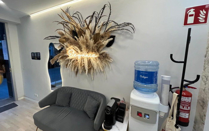 Traspaso - Peluquerias y Estetica -
Barcelona - Sagrada familia