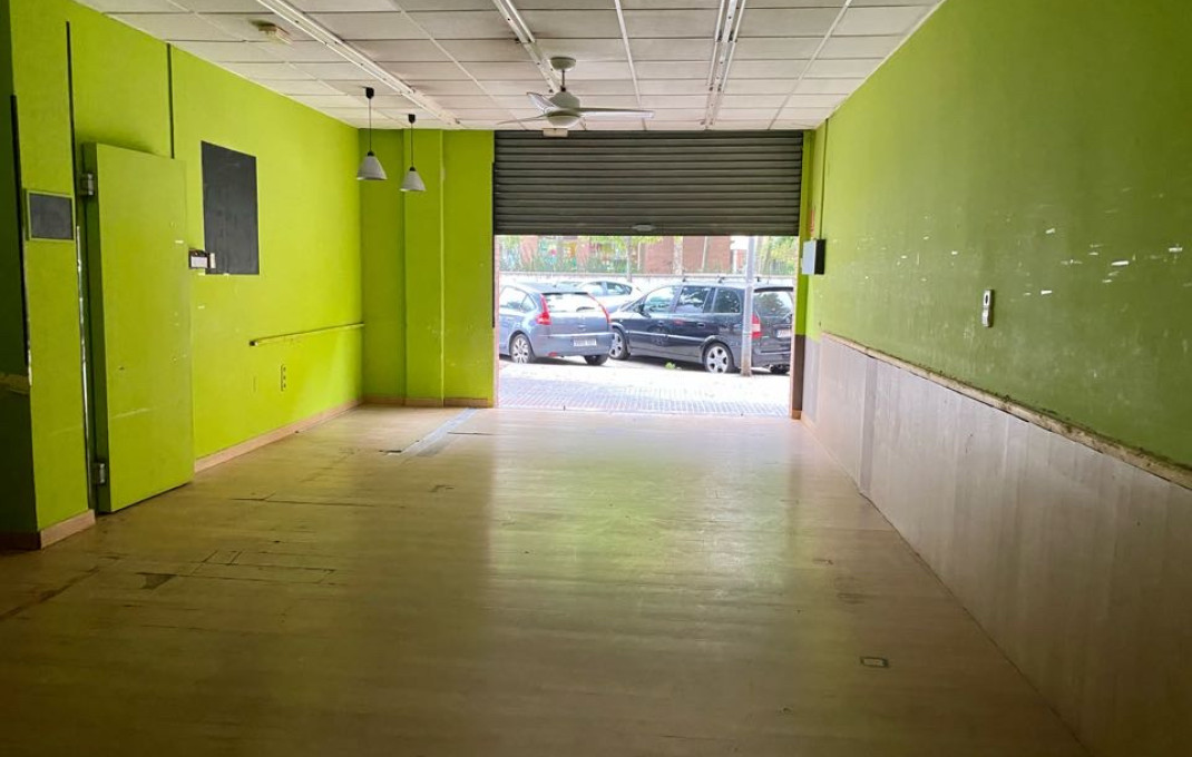 Venta - Local comercial -
Mollet