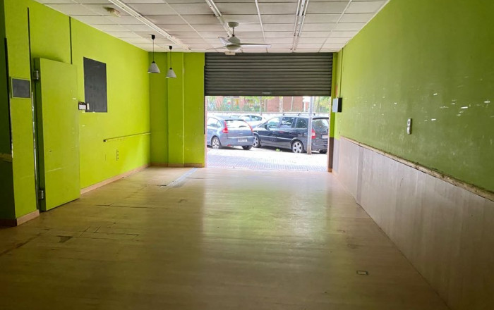 Venta - Local comercial -
Mollet