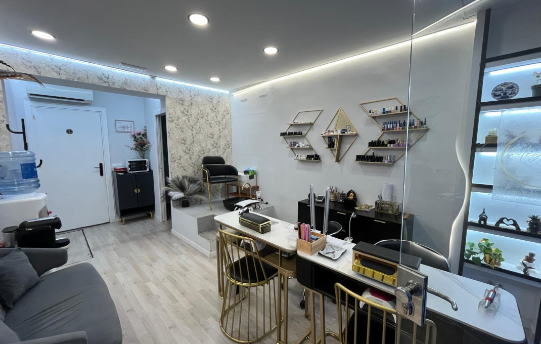 Traspaso - Peluquerias y Estetica -
Barcelona - Sagrada familia