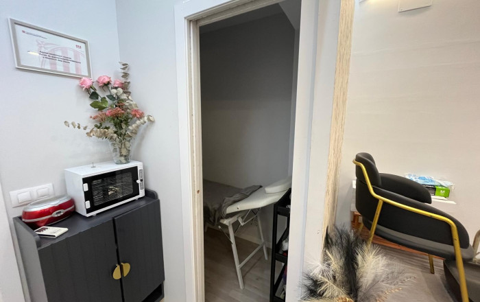 Traspaso - Peluquerias y Estetica -
Barcelona - Sagrada familia