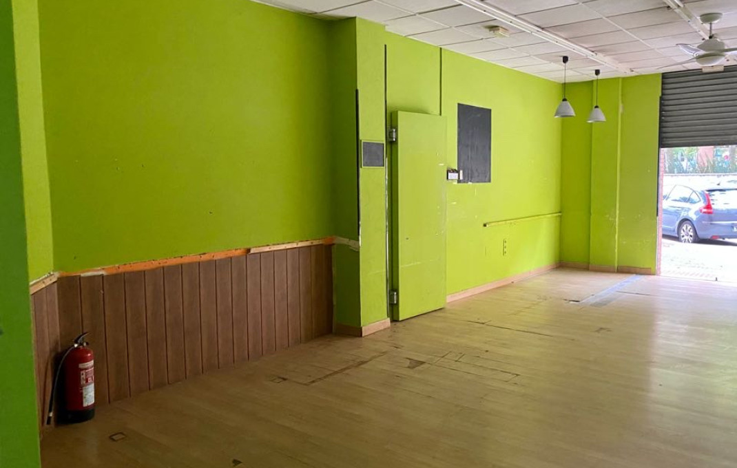 Venta - Local comercial -
Mollet