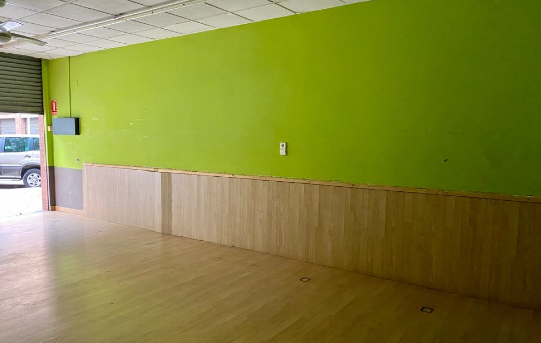 Venta - Local comercial -
Mollet