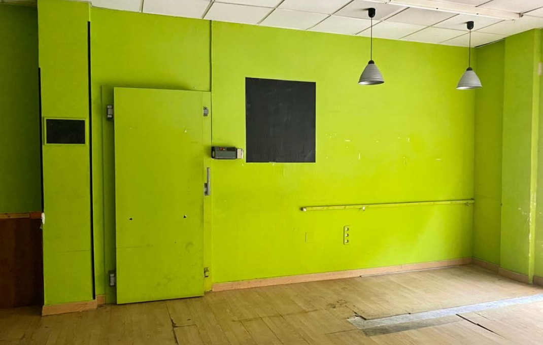 Venta - Local comercial -
Mollet