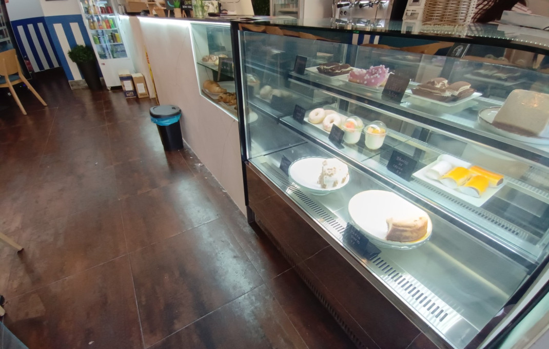 Traspaso - Obradores y/o Panaderias -
Barcelona - Sants