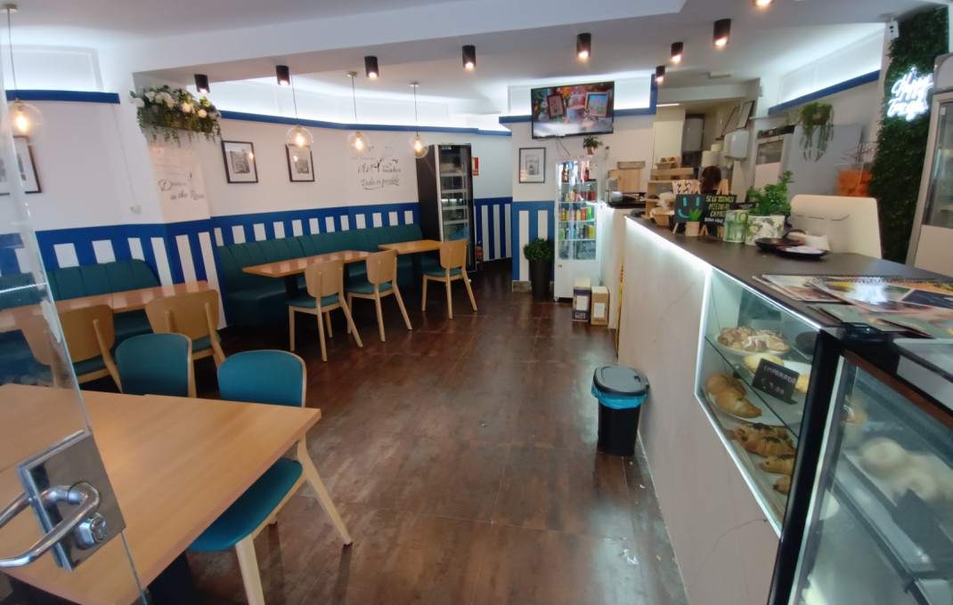 Traspaso - Obradores y/o Panaderias -
Barcelona - Sants