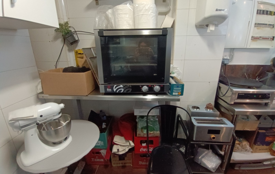 Traspaso - Obradores y/o Panaderias -
Barcelona - Sants