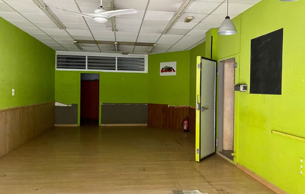 Venta - Local comercial -
Mollet