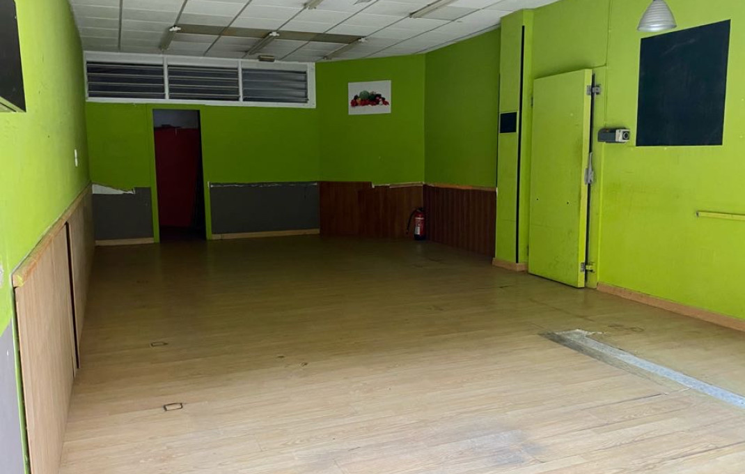 Venta - Local comercial -
Mollet