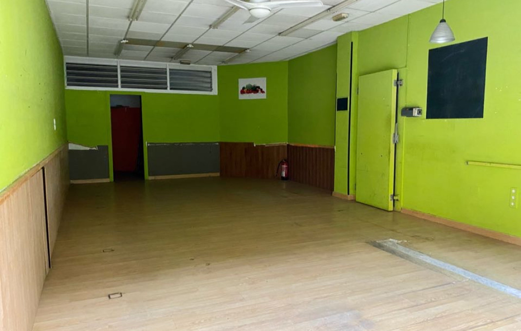 Venta - Local comercial -
Mollet