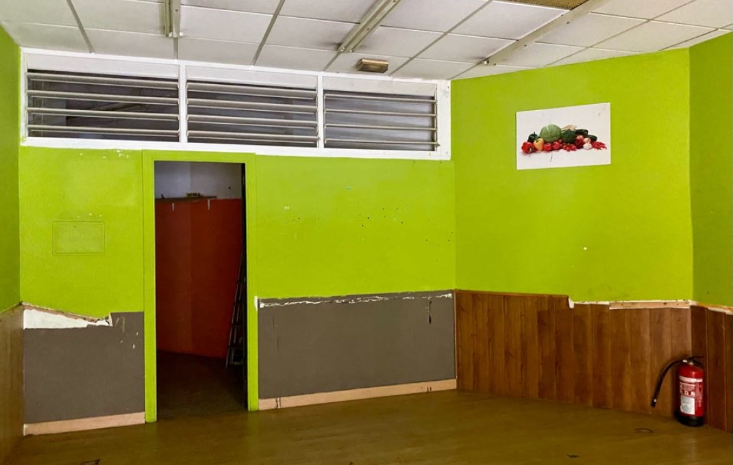 Venta - Local comercial -
Mollet