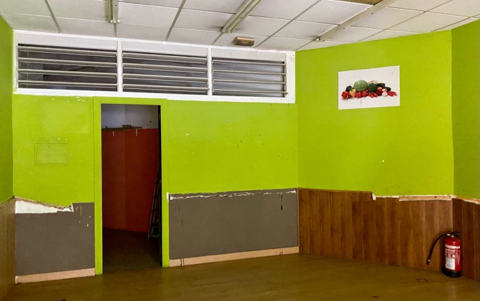 Venta - Local comercial -
Mollet