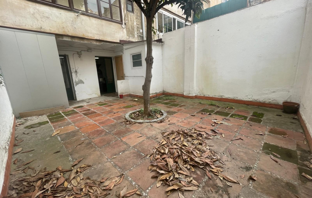 Traspaso - Obradores y/o Panaderias -
Barcelona - Sant Antoni