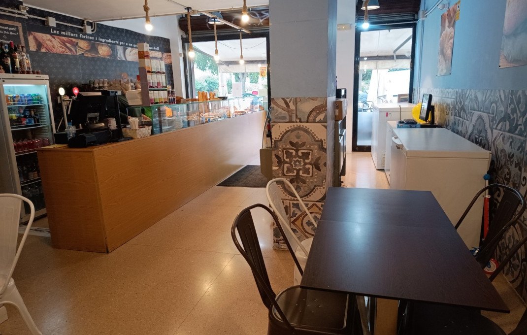 Traspaso - Obradores y/o Panaderias -
Barcelona - Sant Martí