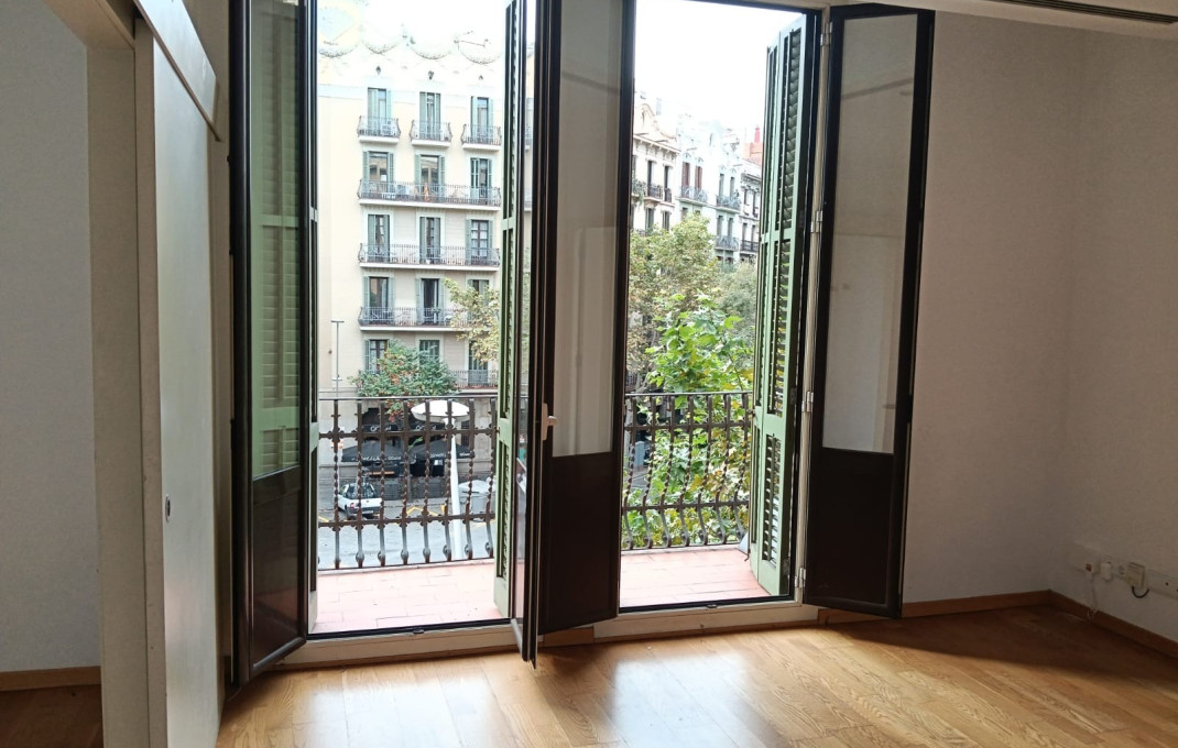 Revente - Piso -
Barcelona - Eixample