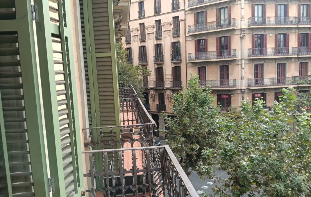 Revente - Piso -
Barcelona - Eixample