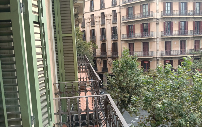 Revente - Piso -
Barcelona - Eixample