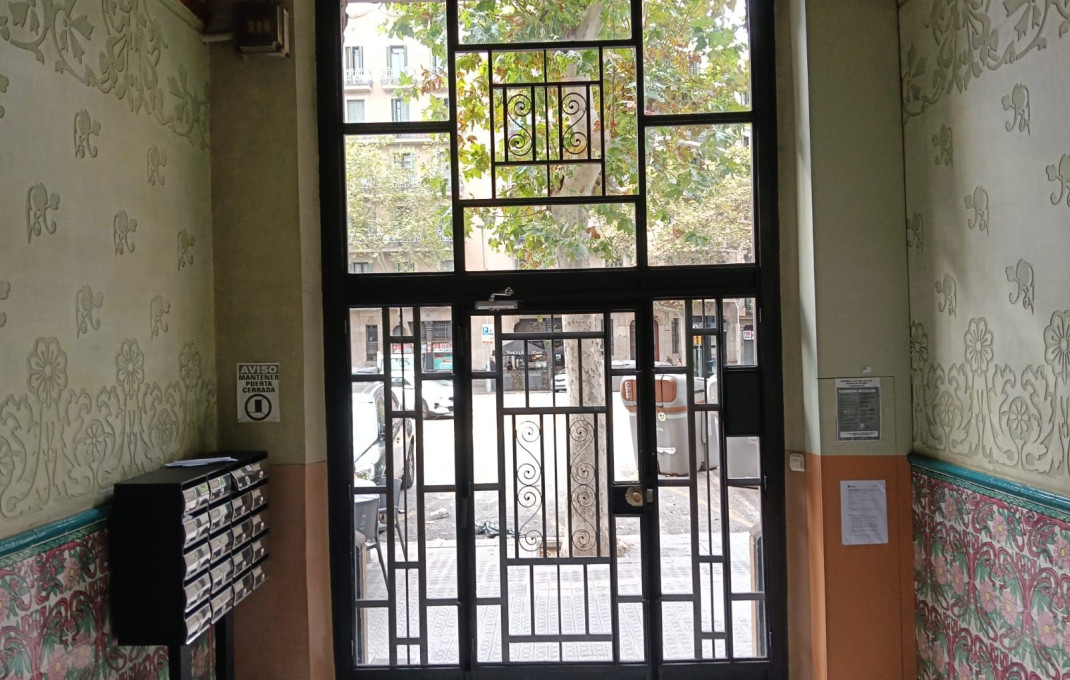 Revente - Piso -
Barcelona - Eixample