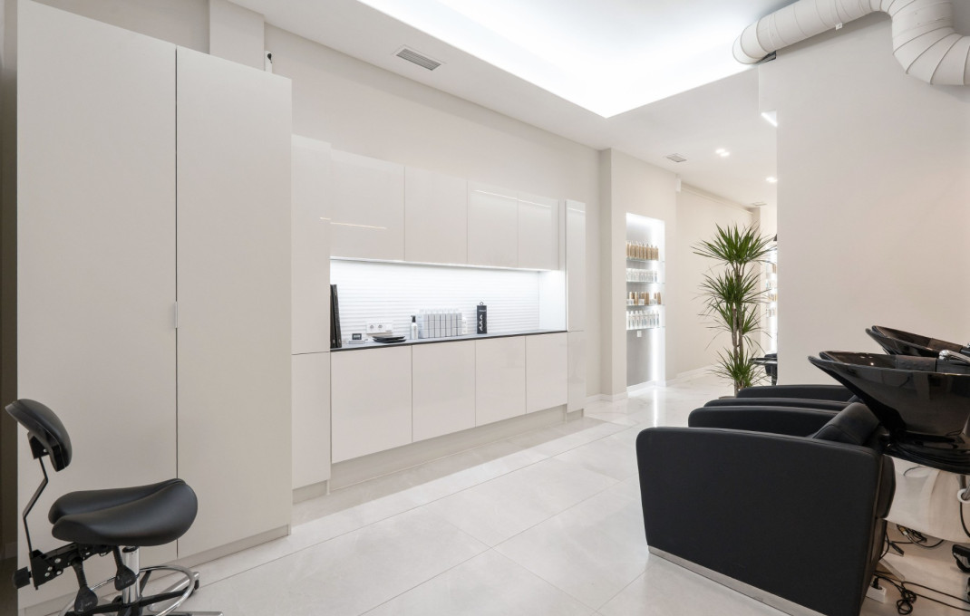 Venta en rentabilidad - Local comercial -
Barcelona - Gràcia