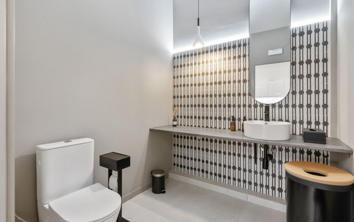 Venta en rentabilidad - Local comercial -
Barcelona - Gràcia