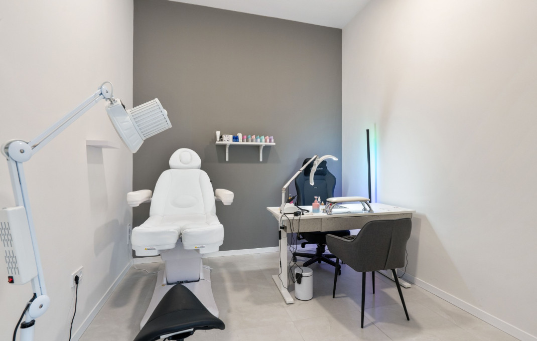 Venta en rentabilidad - Local comercial -
Barcelona - Gràcia