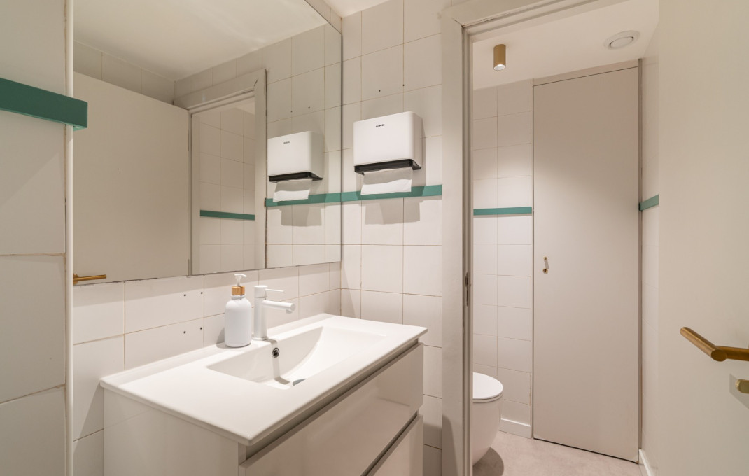 Venta en rentabilidad - Clinica -
Barcelona - Les corts