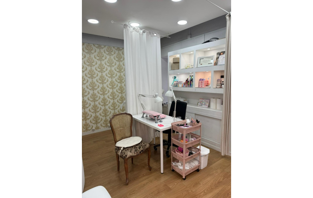 Traspaso - Peluquerias y Estetica -
Barcelona - Gràcia