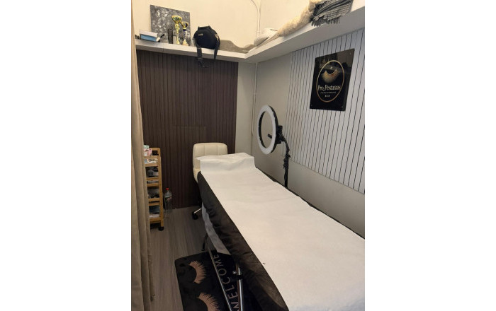 Traspaso - Peluquerias y Estetica -
Barcelona - Gràcia