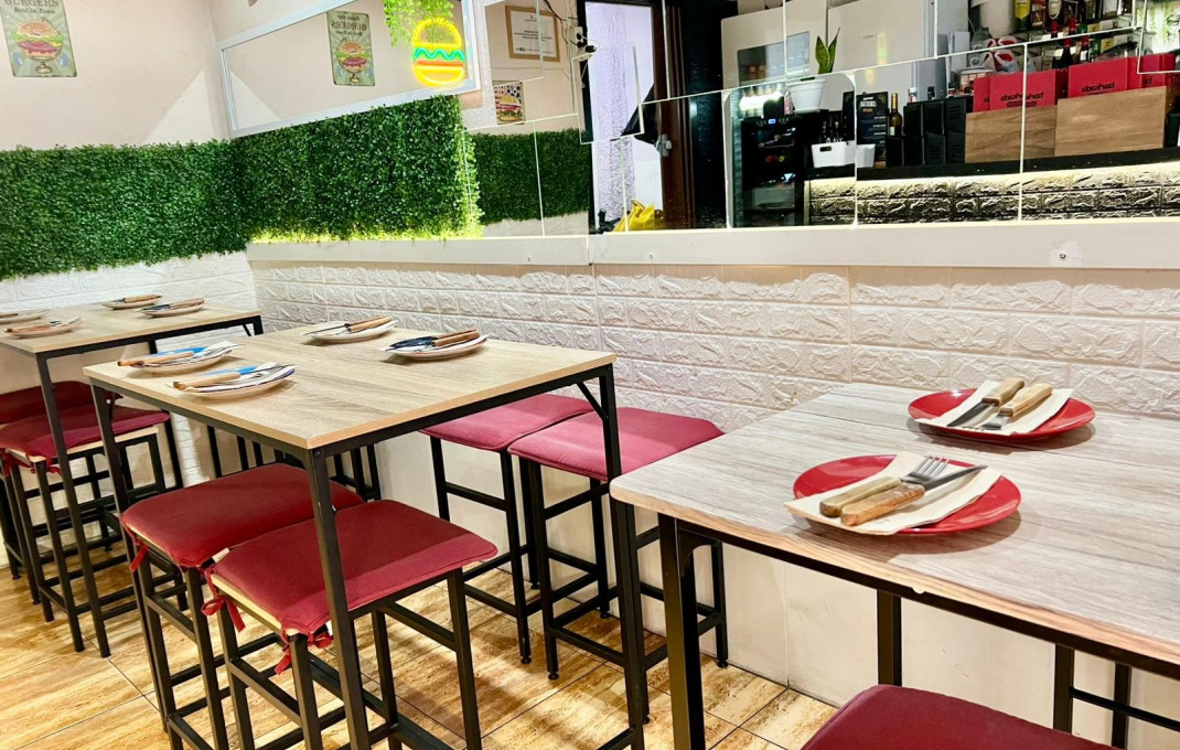 Transfert - Licencia C2 -
Barcelona - Poble Sec-montjuïc