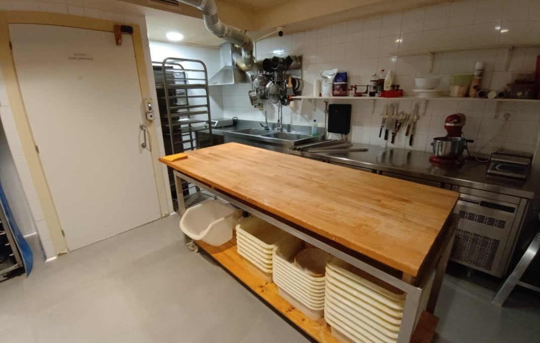 Traspaso - Obradores y/o Panaderias -
Barcelona - Les corts