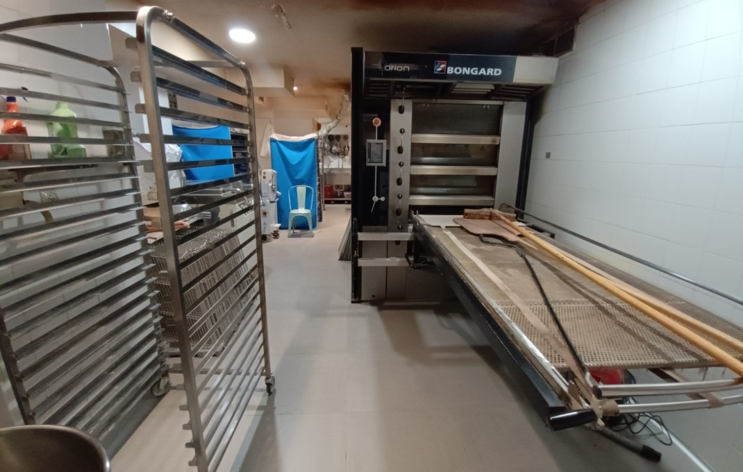 Traspaso - Obradores y/o Panaderias -
Barcelona - Les corts