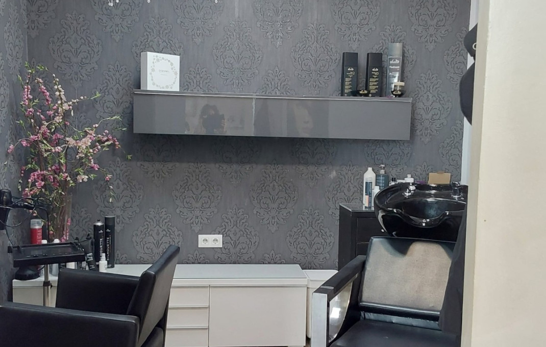 Traspaso - Peluquerias y Estetica -
Terrassa