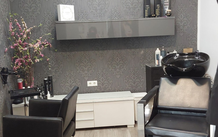 Traspaso - Peluquerias y Estetica -
Terrassa