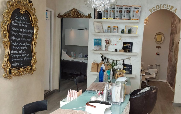 Traspaso - Peluquerias y Estetica -
Terrassa