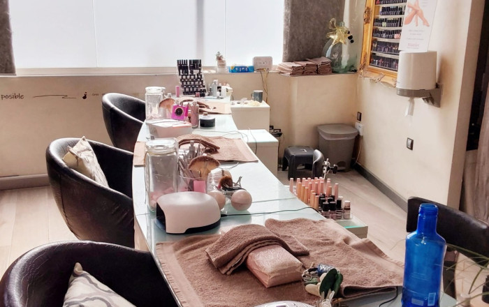 Traspaso - Peluquerias y Estetica -
Terrassa