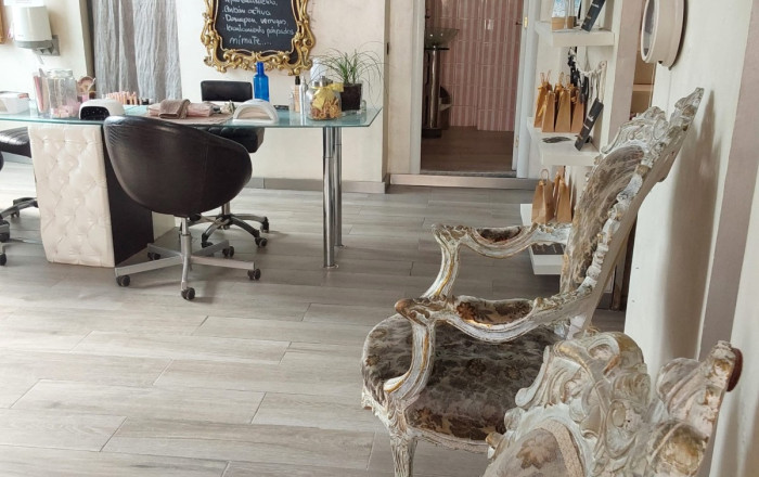 Traspaso - Peluquerias y Estetica -
Terrassa