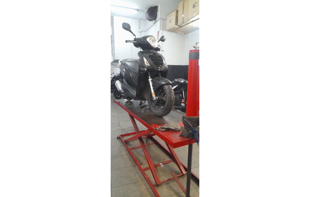 Transfert - atelier mécanique -
Barcelona - Eixample Derecho