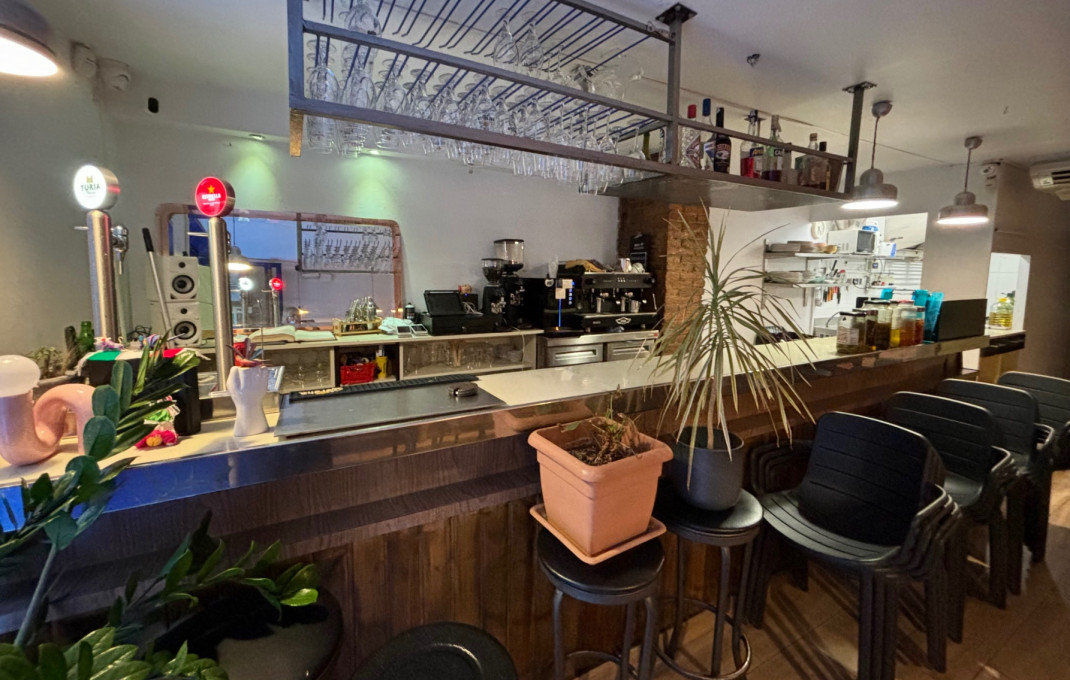 Traspaso - Restaurante -
Barcelona - Gràcia