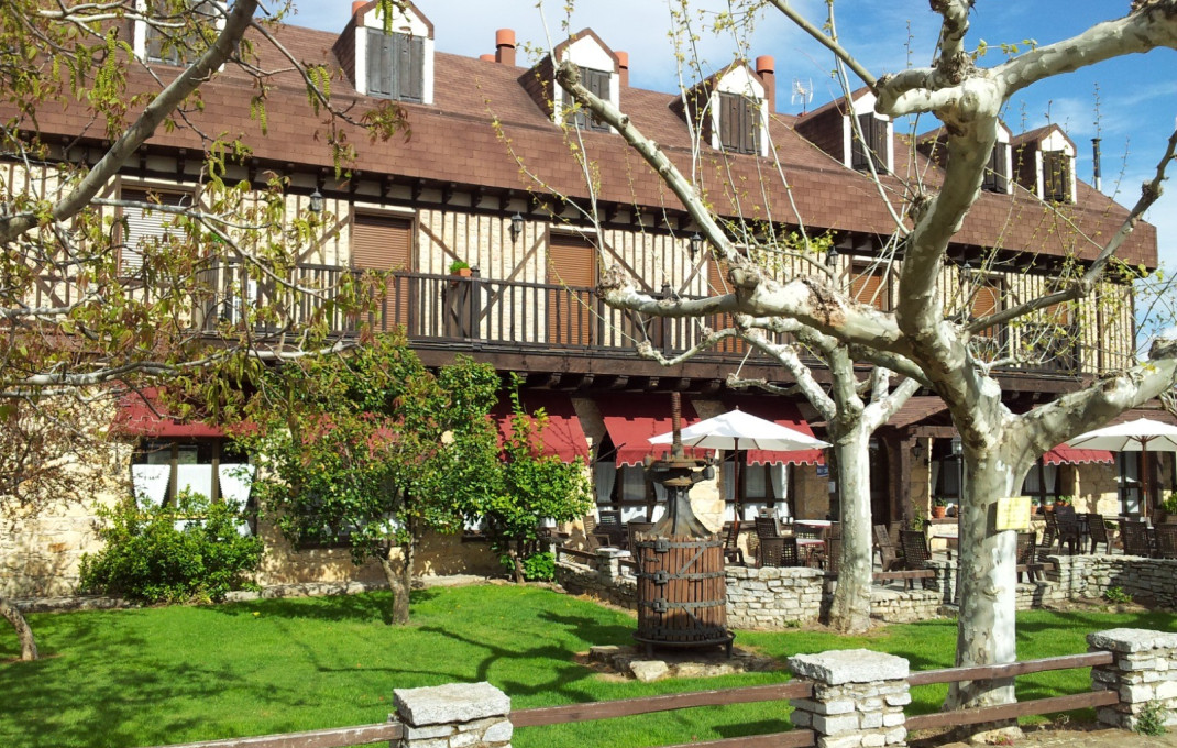 Sale - Apartamentos Turísticos -
Salamanca  - Sotoserrana 