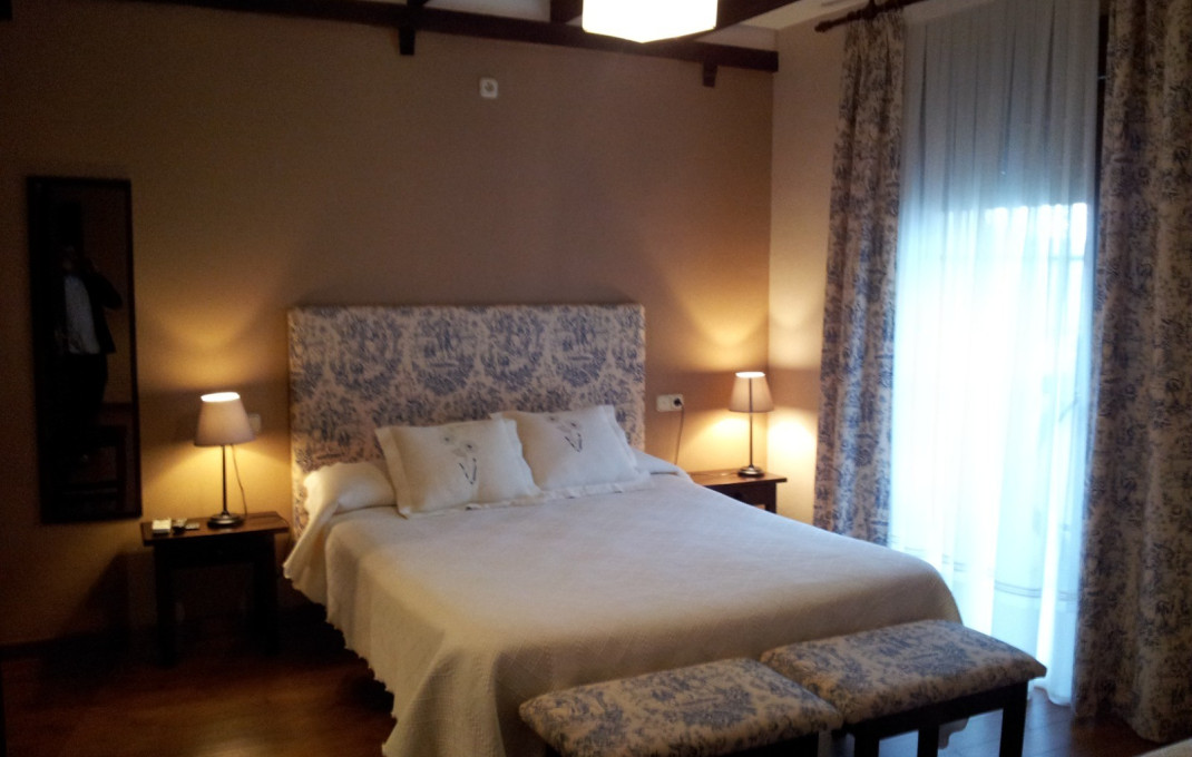 Sale - Apartamentos Turísticos -
Salamanca  - Sotoserrana 