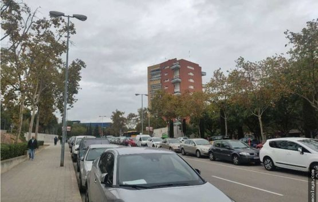 Alquiler - Local comercial -
Badalona