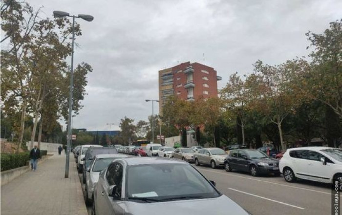 Alquiler - Local comercial -
Badalona