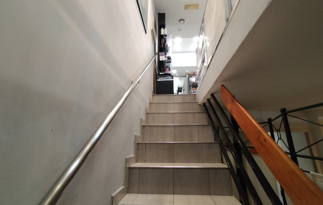 Venta - Local comercial -
Barcelona - Eixample Derecho