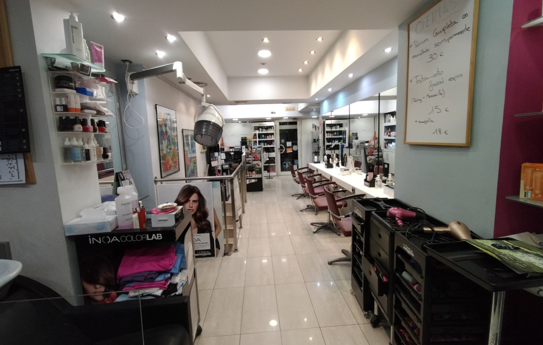Venta - Local comercial -
Barcelona - Eixample Derecho