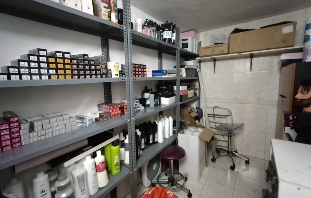 Venta - Local comercial -
Barcelona - Eixample Derecho