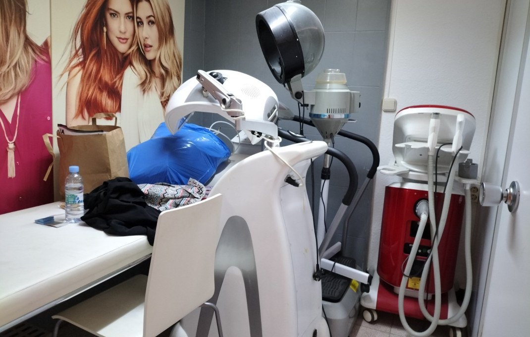 Venta - Local comercial -
Barcelona - Eixample Derecho