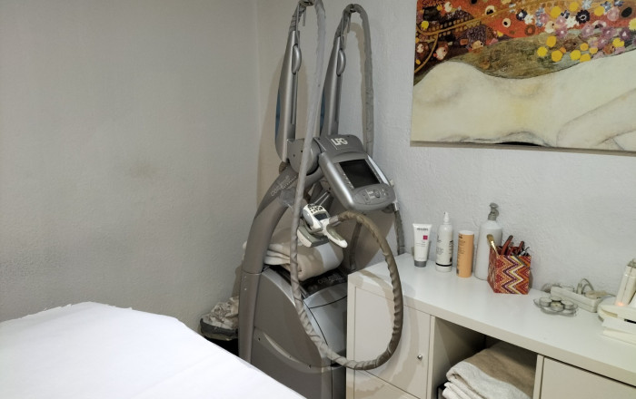 Venta - Local comercial -
Barcelona - Eixample Derecho