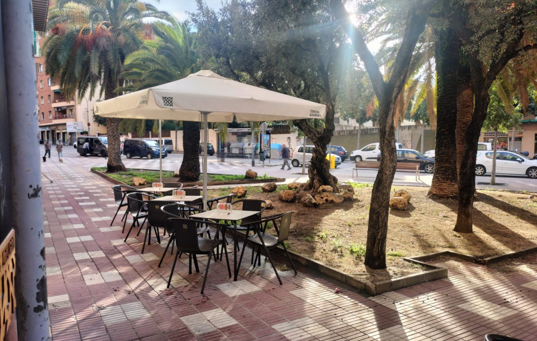 Transfert - Bar-Cafeteria -
Mataró - Via Europa - Parque Central