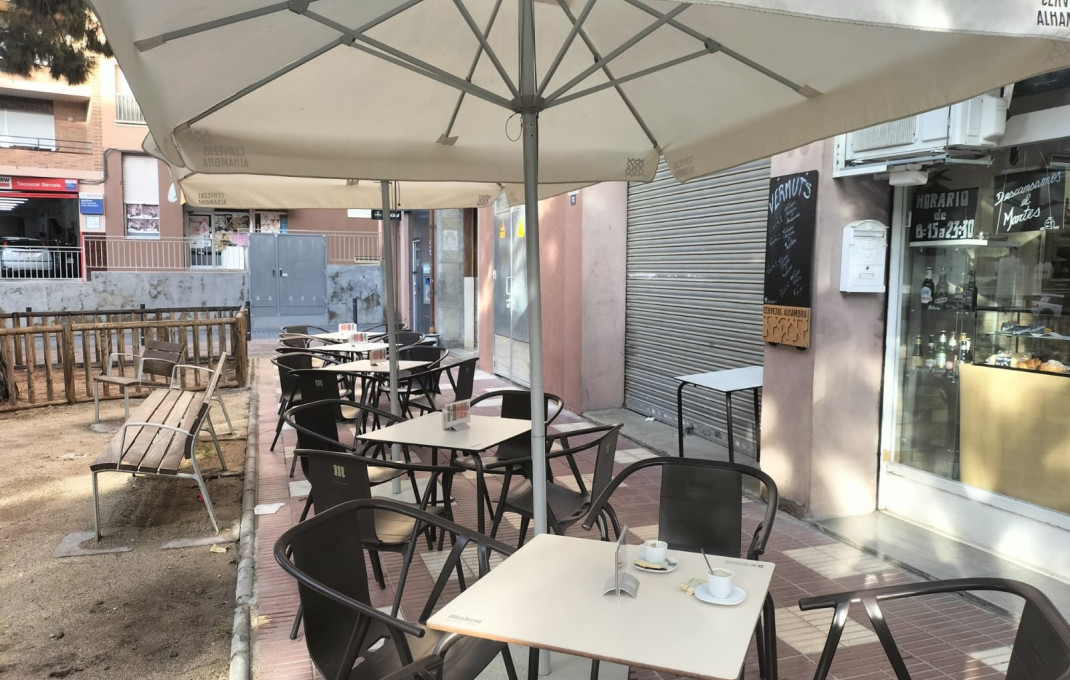 Transfert - Bar-Cafeteria -
Mataró - Via Europa - Parque Central